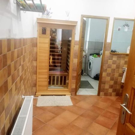 Parva Foresta Apartment Miskolc Bagian luar foto