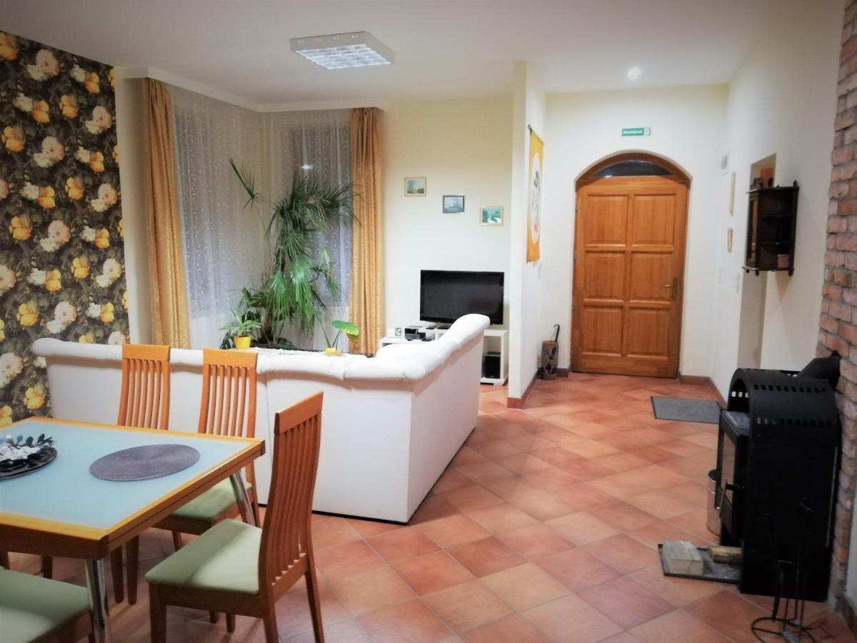 Parva Foresta Apartment Miskolc Bagian luar foto