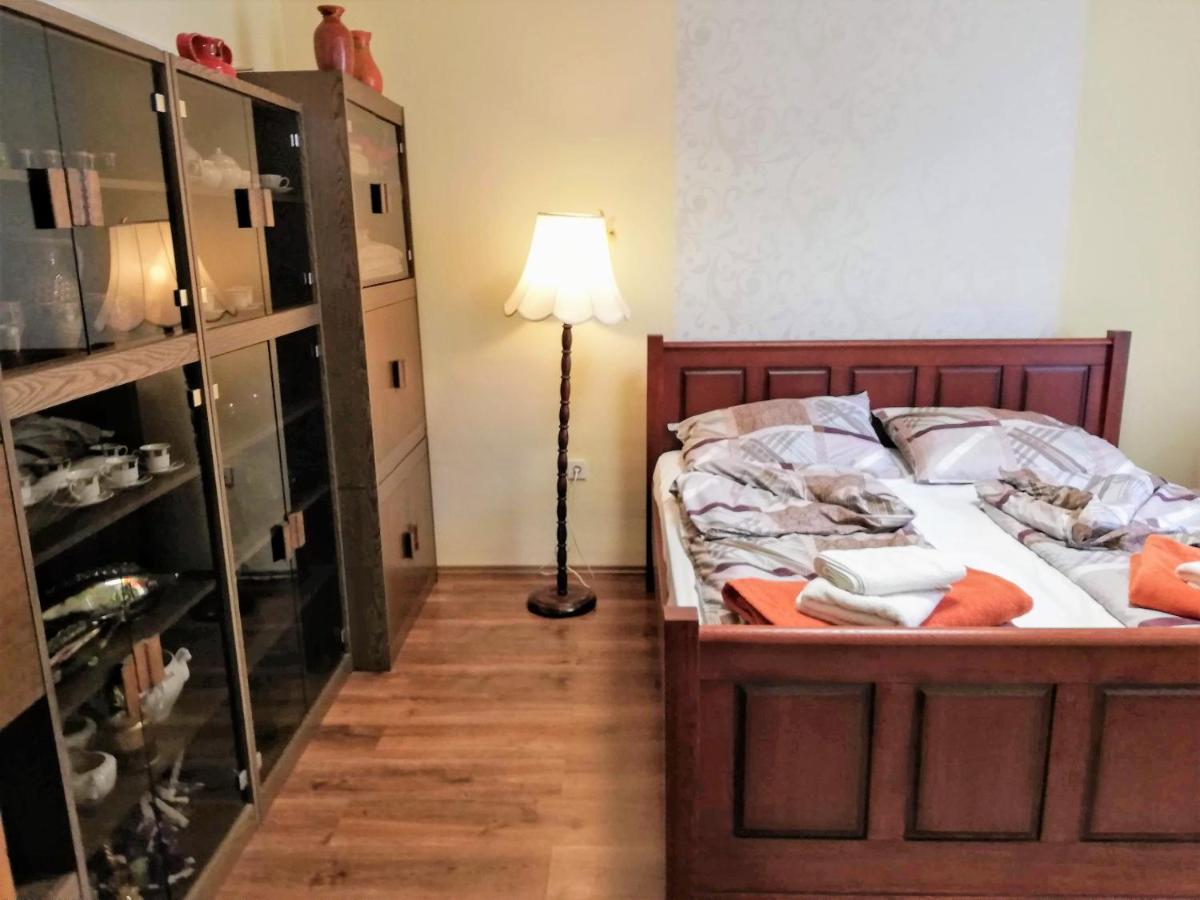 Parva Foresta Apartment Miskolc Bagian luar foto